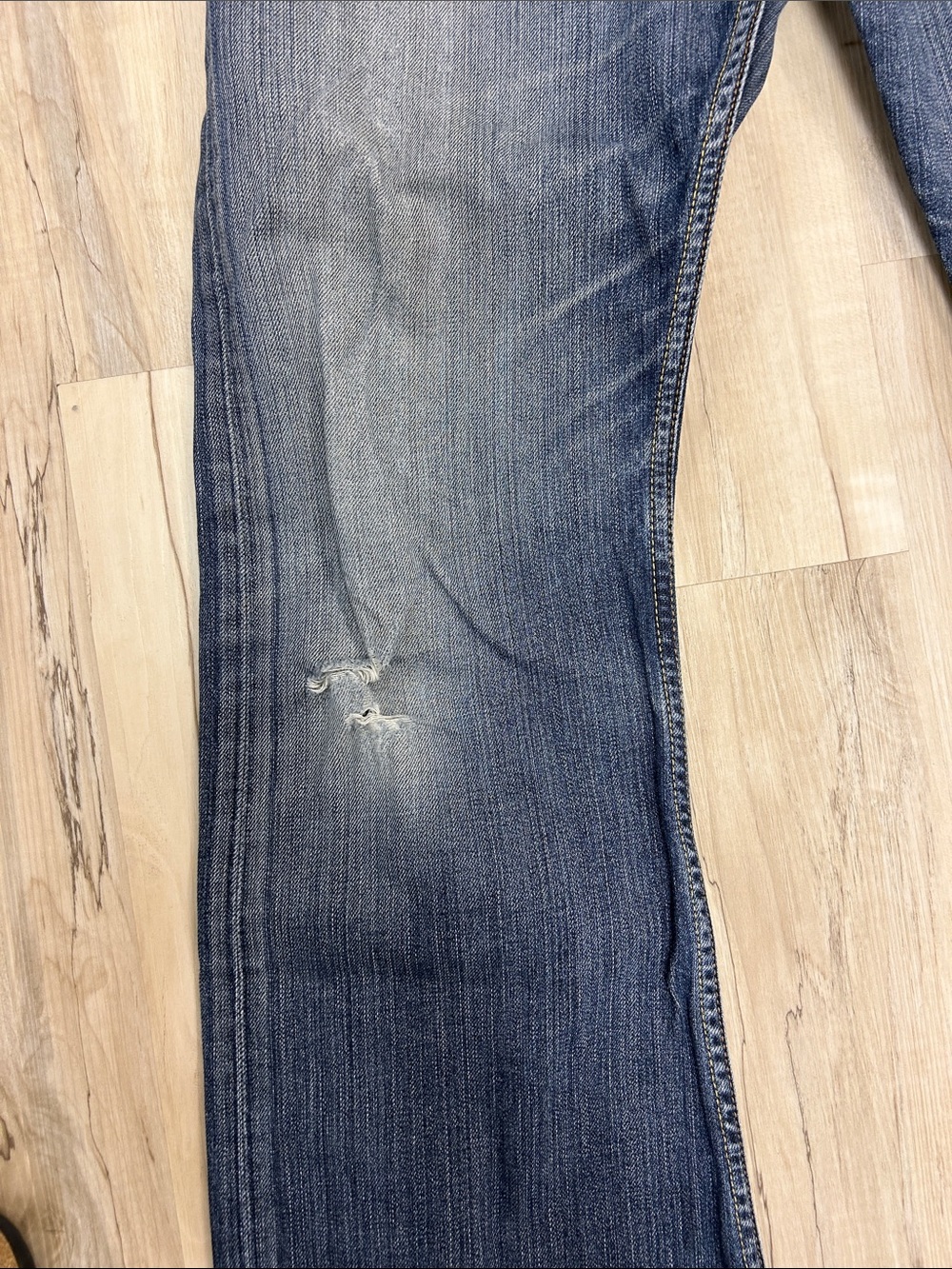 Levi's Men's Faded and distressed Blue Bootcut Jeans 512 boot cut - Picture 2 of 6